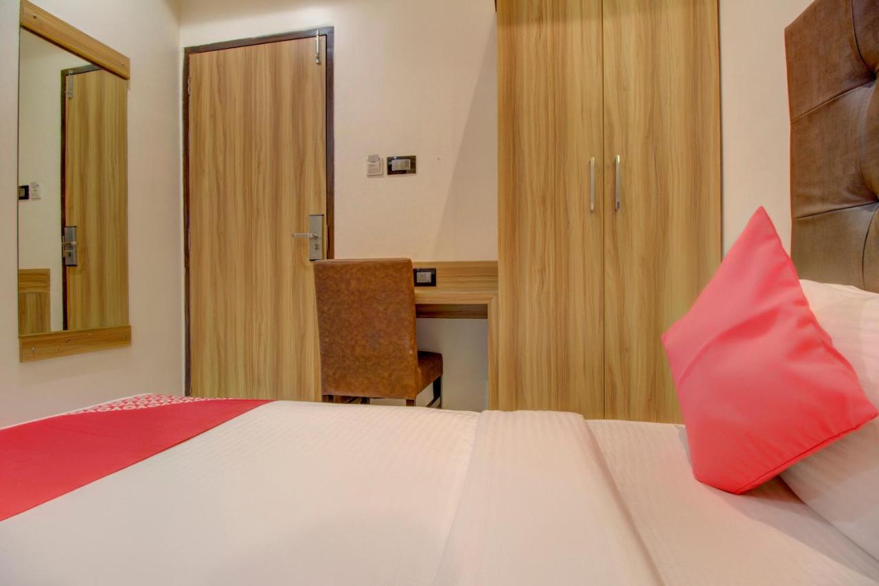 Oyo 76180 Hotel Meriton Mumbai Exterior photo
